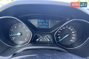 Хэтчбек Ford Focus 2011 в 