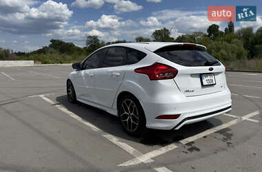 Хетчбек Ford Focus 2016 в 