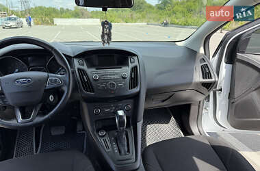 Хетчбек Ford Focus 2016 в 