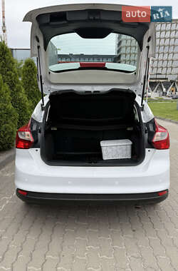 Хэтчбек Ford Focus 2013 в 