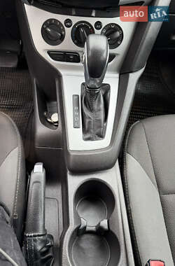 Хэтчбек Ford Focus 2013 в 