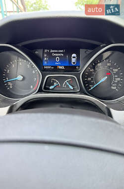 Седан Ford Focus 2015 в 