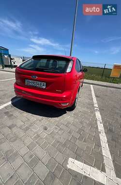 Хэтчбек Ford Focus 2011 в 