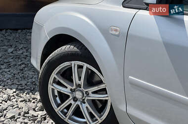 Хэтчбек Ford Focus 2007 в 