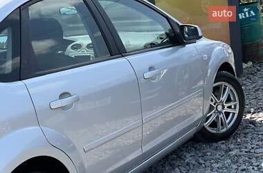 Хэтчбек Ford Focus 2007 в 