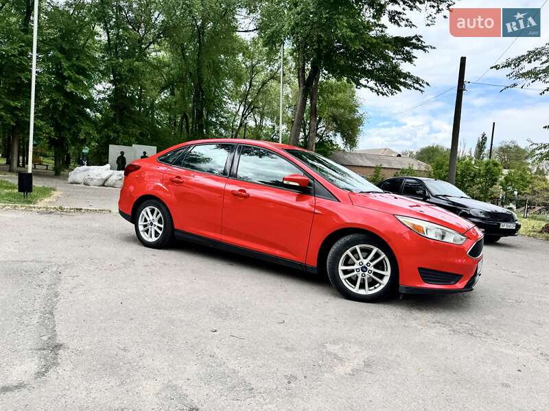 Седан Ford Focus 2015 в 