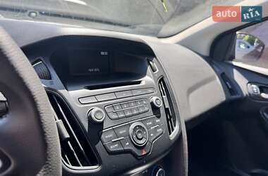 Седан Ford Focus 2015 в 