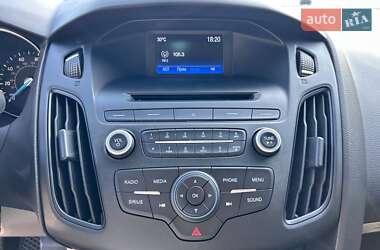 Седан Ford Focus 2016 в 