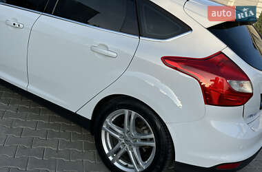 Хэтчбек Ford Focus 2012 в 