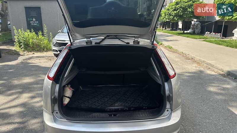 Хетчбек Ford Focus 2010 в Вишгороді