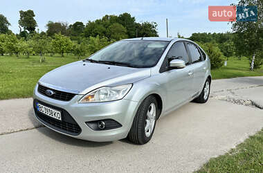 Хэтчбек Ford Focus 2010 в 