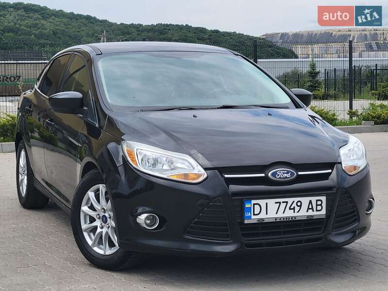 Седан Ford Focus 2012 в 