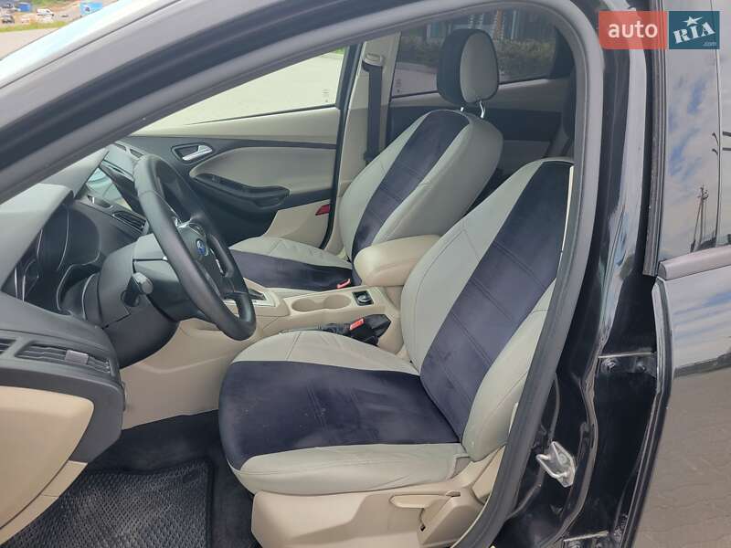 Седан Ford Focus 2012 в Дублянах