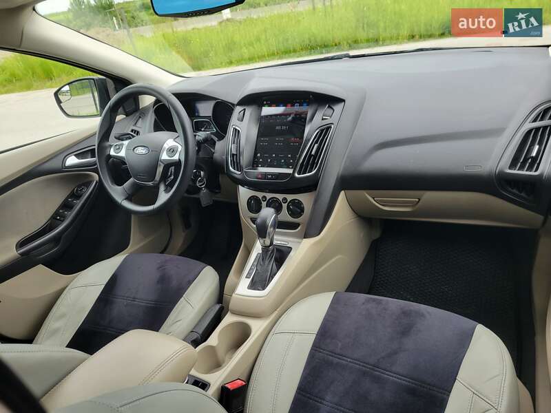 Седан Ford Focus 2012 в Дублянах