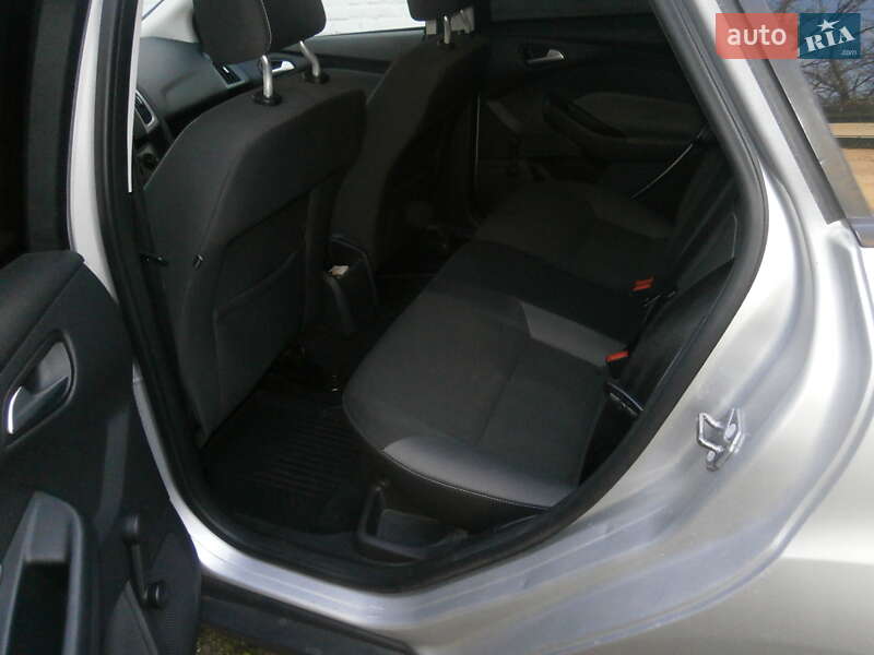 Універсал Ford Focus 2012 в Лохвиці
