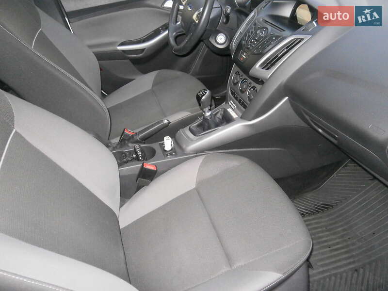 Універсал Ford Focus 2012 в Лохвиці