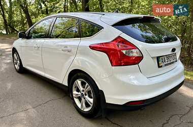 Хэтчбек Ford Focus 2013 в 