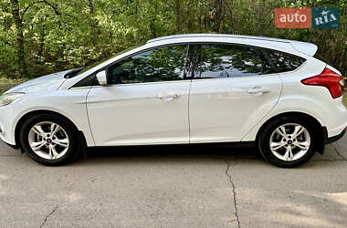Хэтчбек Ford Focus 2013 в 
