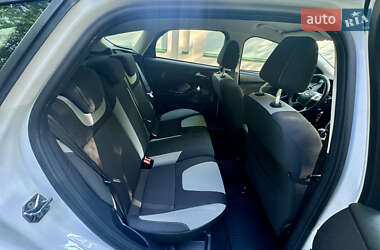 Хэтчбек Ford Focus 2013 в 