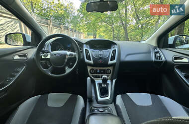 Хэтчбек Ford Focus 2013 в 