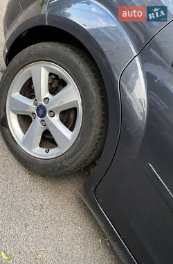 Хэтчбек Ford Focus 2006 в 