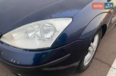 Хэтчбек Ford Focus 2002 в 