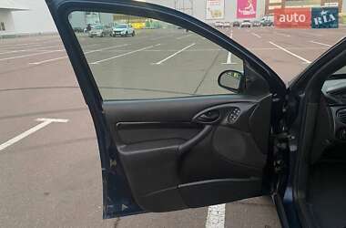 Хэтчбек Ford Focus 2002 в 