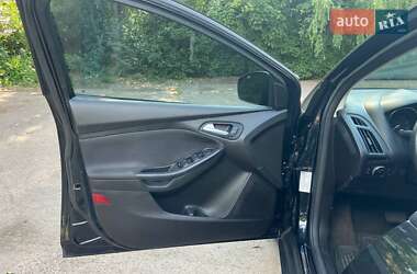 Седан Ford Focus 2015 в 