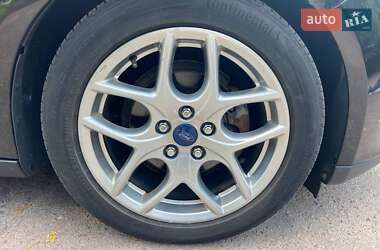 Седан Ford Focus 2015 в 