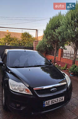 Хэтчбек Ford Focus 2011 в 