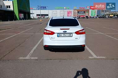 Седан Ford Focus 2014 в 