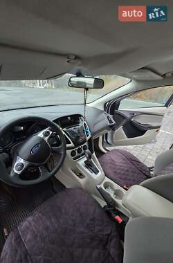 Седан Ford Focus 2012 в 