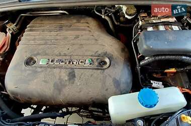 Хэтчбек Ford Focus 2012 в 