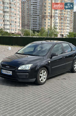 Хэтчбек Ford Focus 2005 в 
