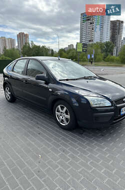 Хэтчбек Ford Focus 2005 в 