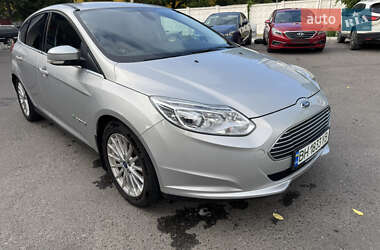 Хэтчбек Ford Focus 2013 в 