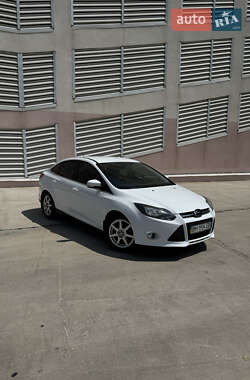 Седан Ford Focus 2014 в 