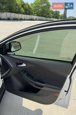 Седан Ford Focus 2014 в 