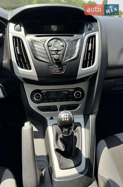 Седан Ford Focus 2014 в 