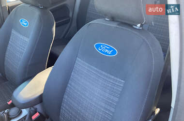 Седан Ford Focus 2011 в 