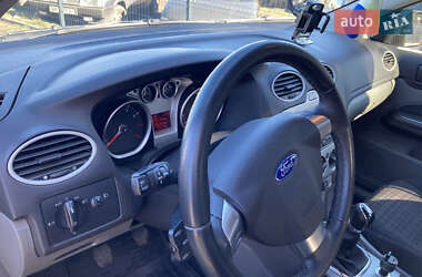 Седан Ford Focus 2011 в 