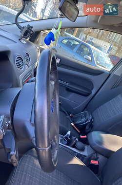 Седан Ford Focus 2011 в 