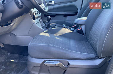 Седан Ford Focus 2011 в 