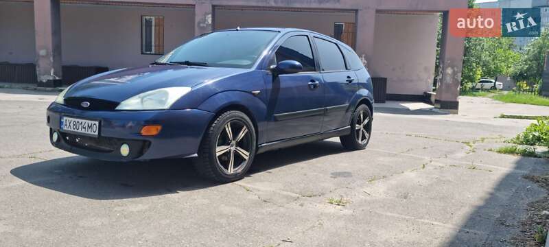 Ford Focus 2000
