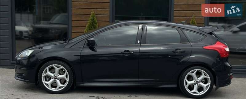 Хэтчбек Ford Focus 2014 в 
