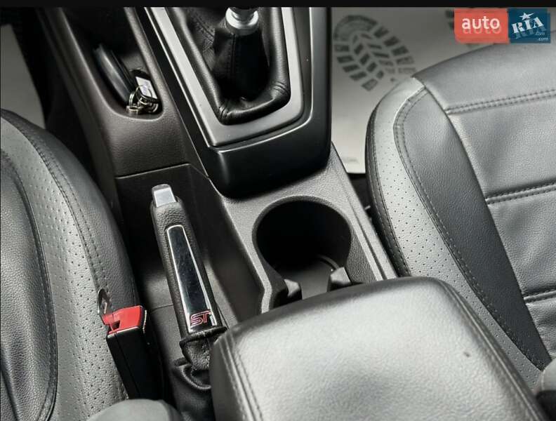 Хэтчбек Ford Focus 2014 в Шептицькому
