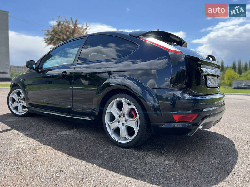 Хэтчбек Ford Focus 2009 в Ровно