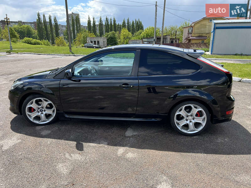 Хэтчбек Ford Focus 2009 в Ровно