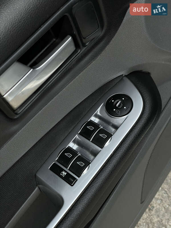 Хэтчбек Ford Focus 2010 в Сумах