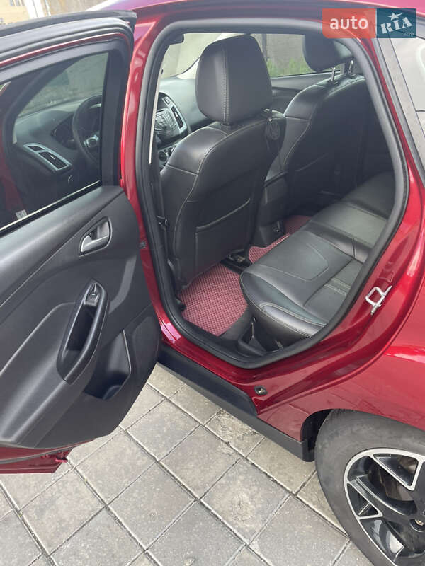 Седан Ford Focus 2013 в Миргороде